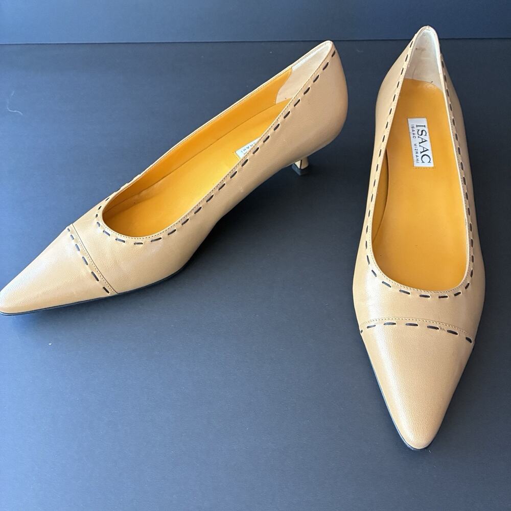 Isaac (Isaac Mizrahi) Vintage Pointed Toe Kitten Heel Shoes Tan / Black 9 ½ M